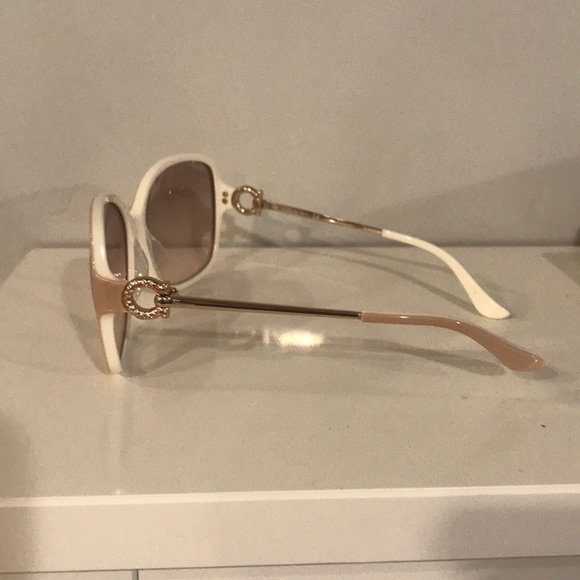 Salvatore Ferragamo Sunglasses - Picture 5 of 7